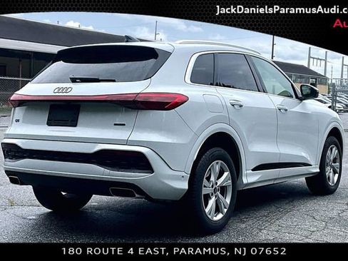 Used 2025 Audi Q5 Premium w/ Convenience Package AWD/4WD image 2