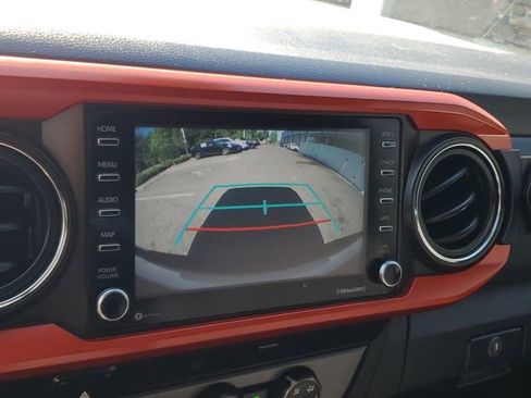 Used 2020 Toyota Tacoma TRD Sport AWD/4WD image 21