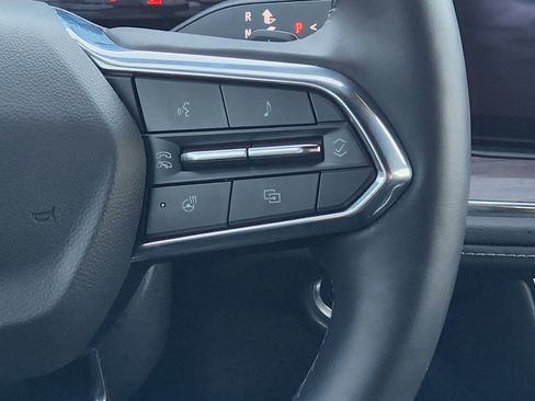 Certified 2025 Chevrolet Suburban Z71 w/ Z71 Off-Road Package image 28