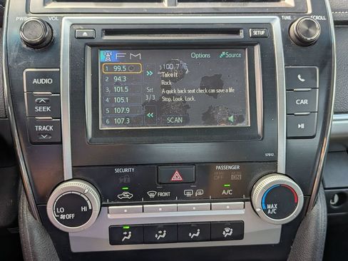 Used 2012 Toyota Camry SE FWD image 21