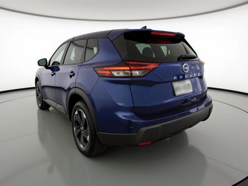 Used 2025 Nissan Rogue SV image 6