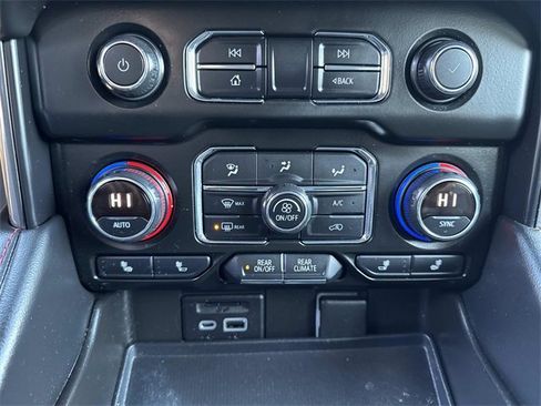 Used 2021 Chevrolet Tahoe RST w/ Luxury Package image 27