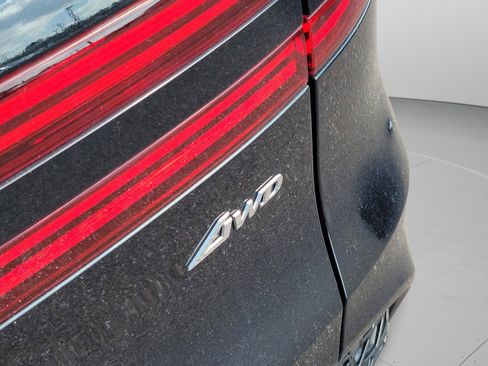 Used 2023 Genesis GV70 2.5T w/ Select Package AWD/4WD image 32
