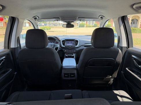 Used 2023 GMC Terrain SLE FWD image 8