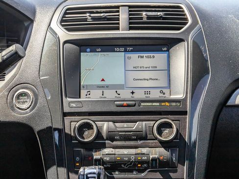 Used 2017 Ford Explorer XLT w/ Equipment Group 202A AWD/4WD image 14