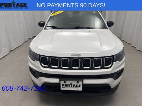 Used 2024 Jeep Compass Latitude AWD/4WD image 6