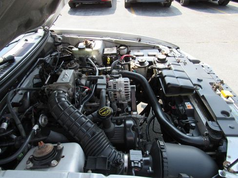 Used 2001 Ford Mustang GT RWD image 39