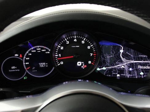 Certified 2022 Porsche Cayenne Platinum Edition AWD/4WD image 16