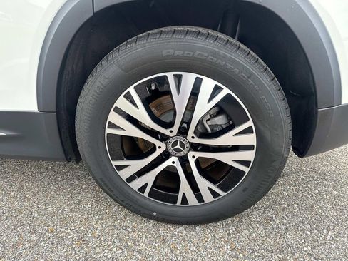 Used 2025 Mercedes-Benz GLB 250 image 4