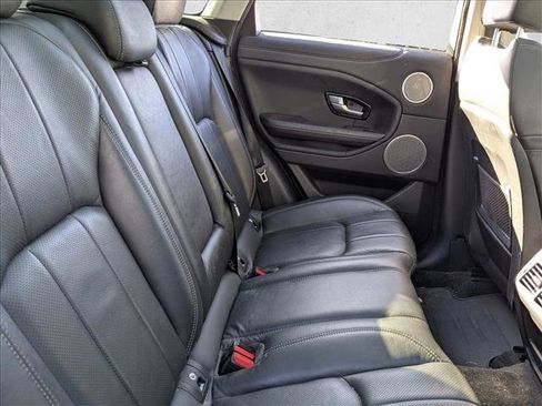 Used 2017 Land Rover Range Rover Evoque SE Premium image 20