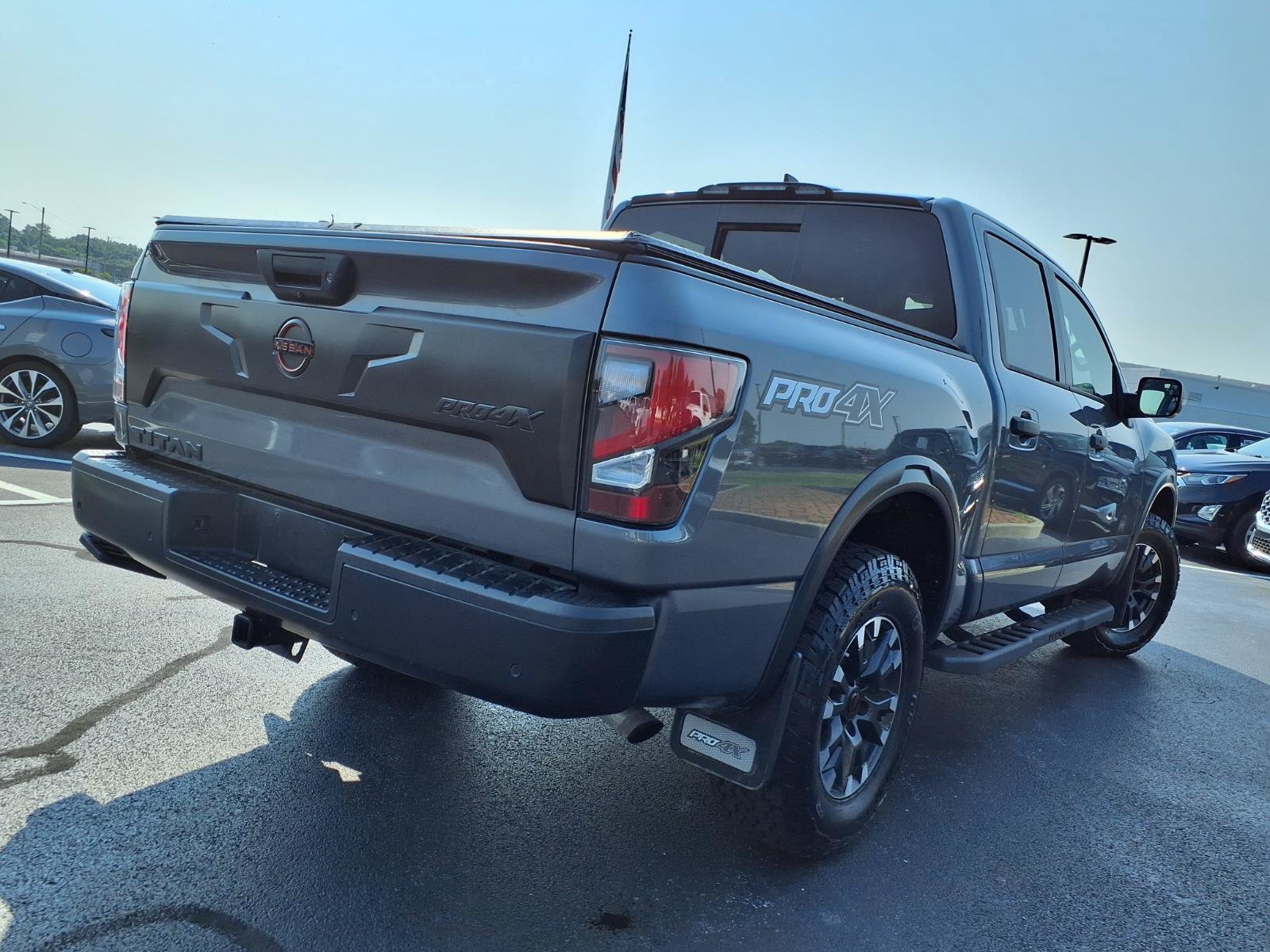 Used 2023 Nissan Titan PRO-4X w/ Pro-4x Convenience Package AWD/4WD image 31