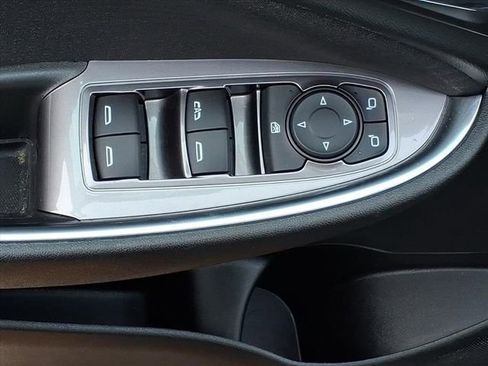 Used 2020 Chevrolet Malibu LT image 21