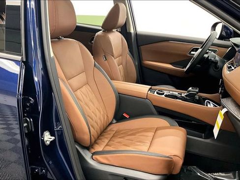 New 2025 Nissan Rogue Platinum image 37