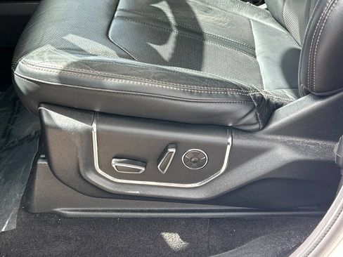 Used 2019 Ford Expedition Platinum RWD image 16