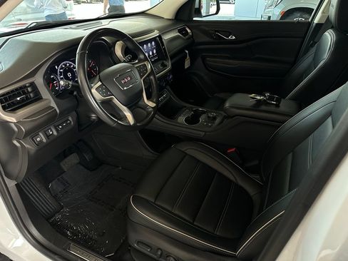 Used 2022 GMC Acadia Denali w/ Denali Ultimate Package FWD image 11