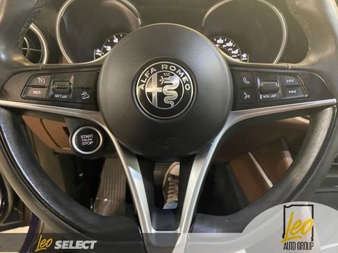 Used 2018 Alfa Romeo Stelvio Ti AWD/4WD image 14