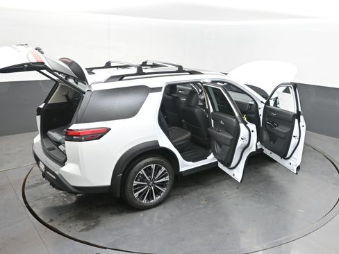 New 2026 Nissan Pathfinder Platinum FWD image 46