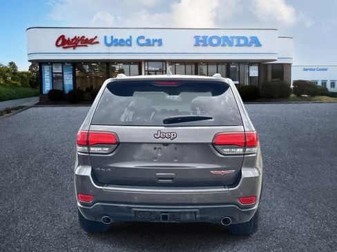 Used 2018 Jeep Grand Cherokee Trailhawk AWD/4WD image 4