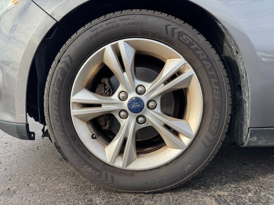 Used 2014 Ford Focus SE FWD image 13
