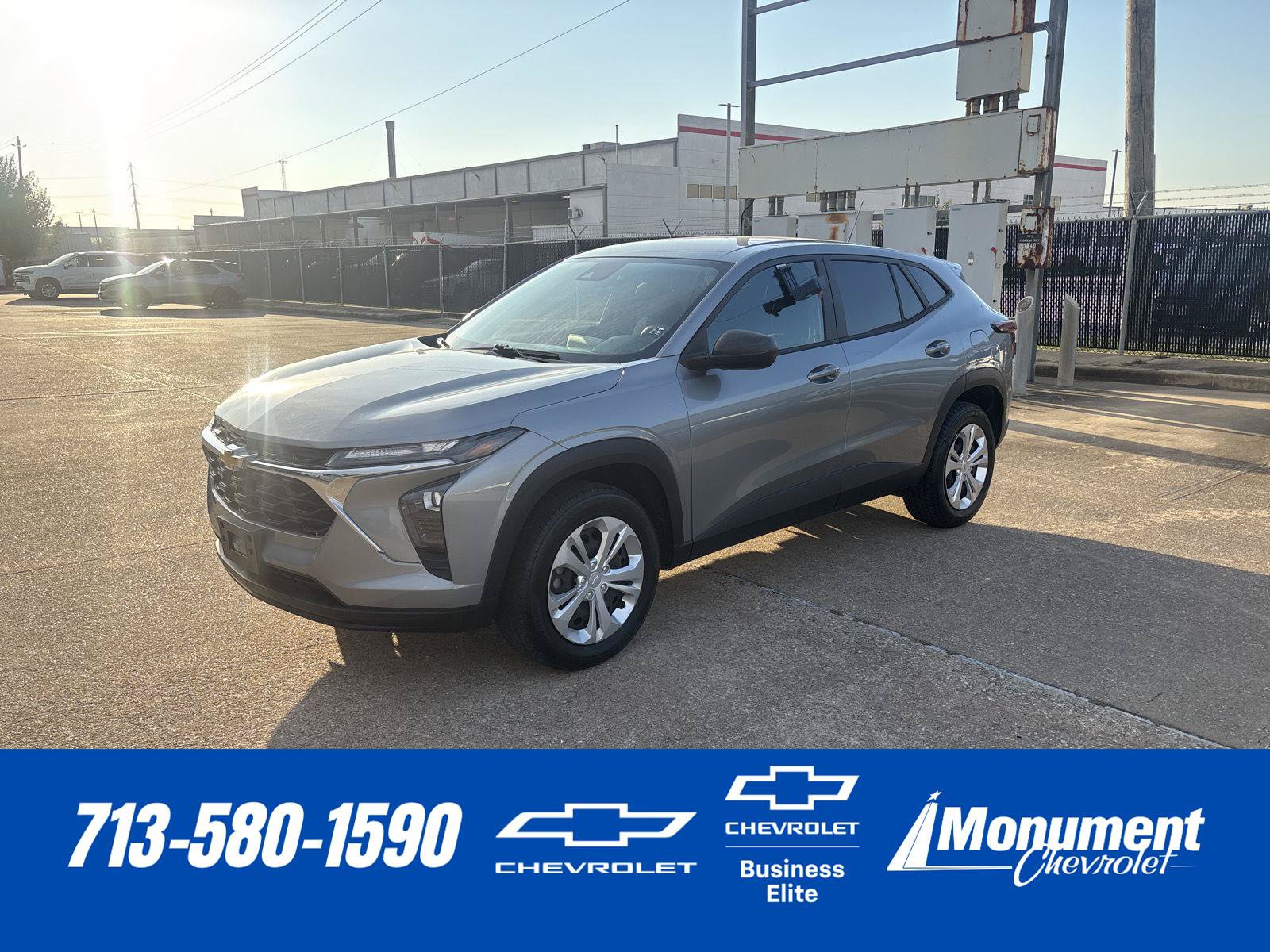Used 2024 Chevrolet Trax LS w/ Driver Confidence Package FWD image 1