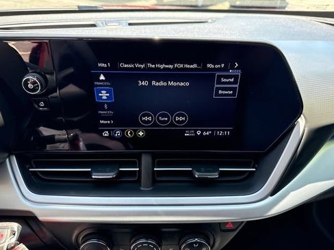 Used 2025 Chevrolet Trax LS w/ LS Convenience Package FWD image 19