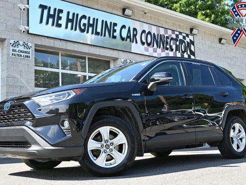 Used 2019 Toyota RAV4 XLE AWD/4WD image 1