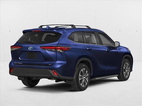 New 2026 Toyota Highlander XLE AWD/4WD image 2