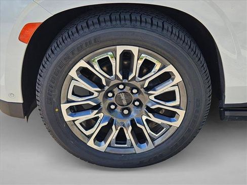 Used 2023 GMC Yukon XL Denali Ultimate AWD/4WD image 22