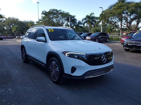 Used 2025 Mercedes-Benz EQB 250+ image 30