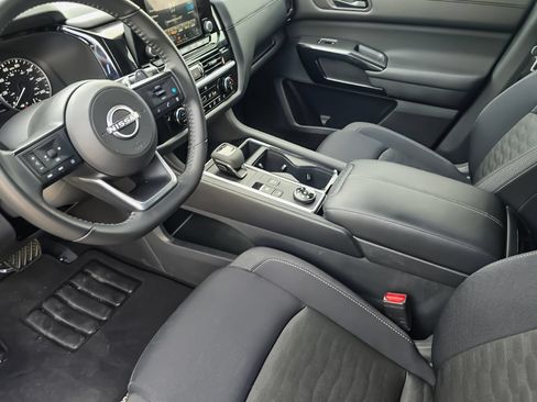 Used 2025 Nissan Pathfinder SV AWD/4WD image 6