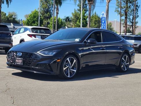 Used 2021 Hyundai Sonata SEL Plus w/ Tech Package FWD image 2
