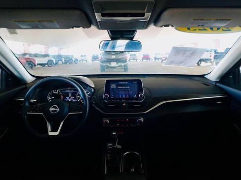 Used 2023 Nissan Altima 2.5 SV image 8