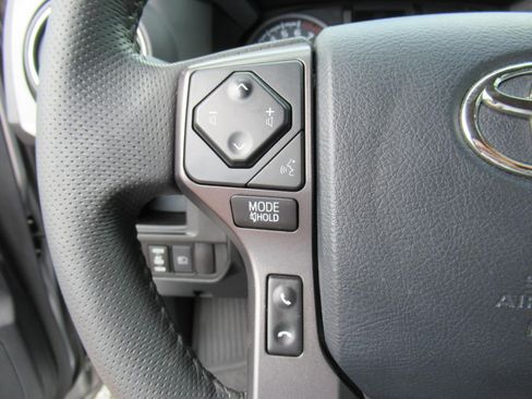 Used 2019 Toyota Tacoma TRD Sport RWD image 21
