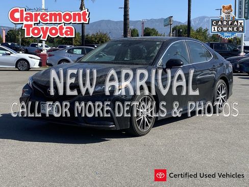 Used 2023 Toyota Camry SE image 1