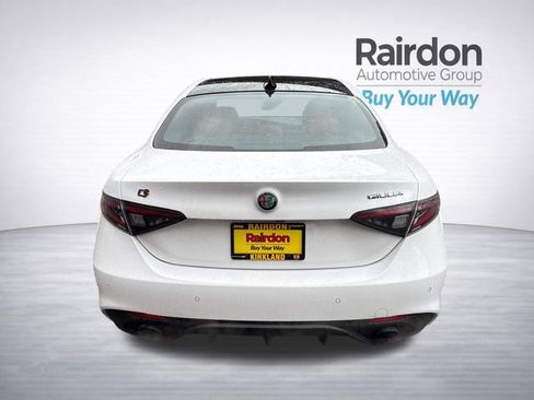 Used 2024 Alfa Romeo Giulia Veloce image 7