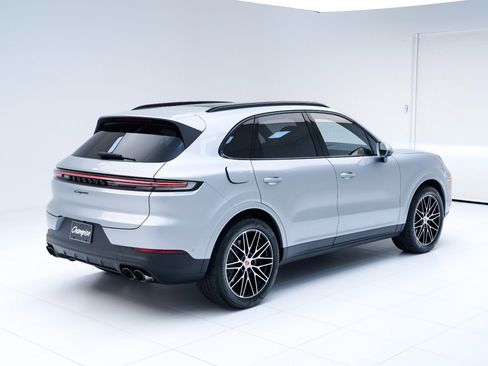 New 2026 Porsche Cayenne image 9