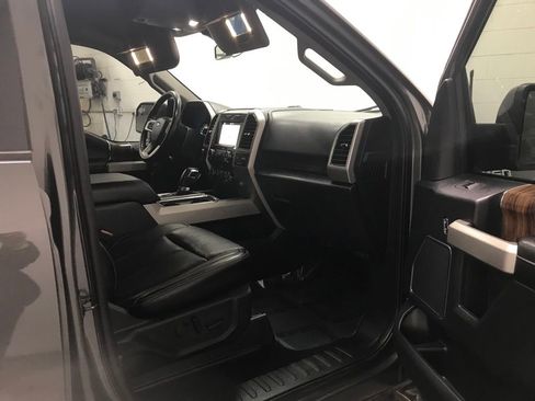 Used 2019 Ford F150 Lariat image 33