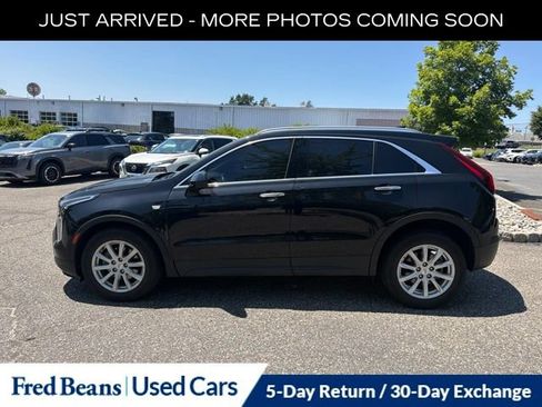 Used 2023 Cadillac XT4 Luxury w/ Cold Weather Package AWD/4WD image 4
