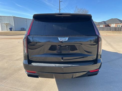 Used 2022 Cadillac Escalade ESV Sport w/ Touring Package image 4