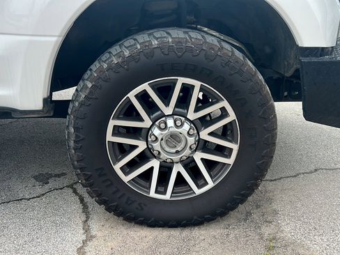 Used 2018 Ford F250 Lariat w/ Lariat Ultimate Package AWD/4WD image 9