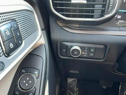 Used 2020 Ford Explorer Limited image 21