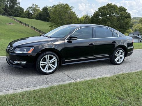 Used 2013 Volkswagen Passat TDI SE FWD image 1