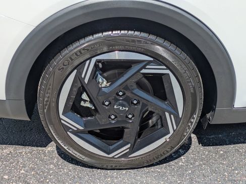 Certified 2025 Kia K4 EX FWD image 9