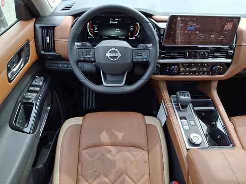 New 2026 Nissan Pathfinder Platinum w/ Accent Package AWD/4WD image 7