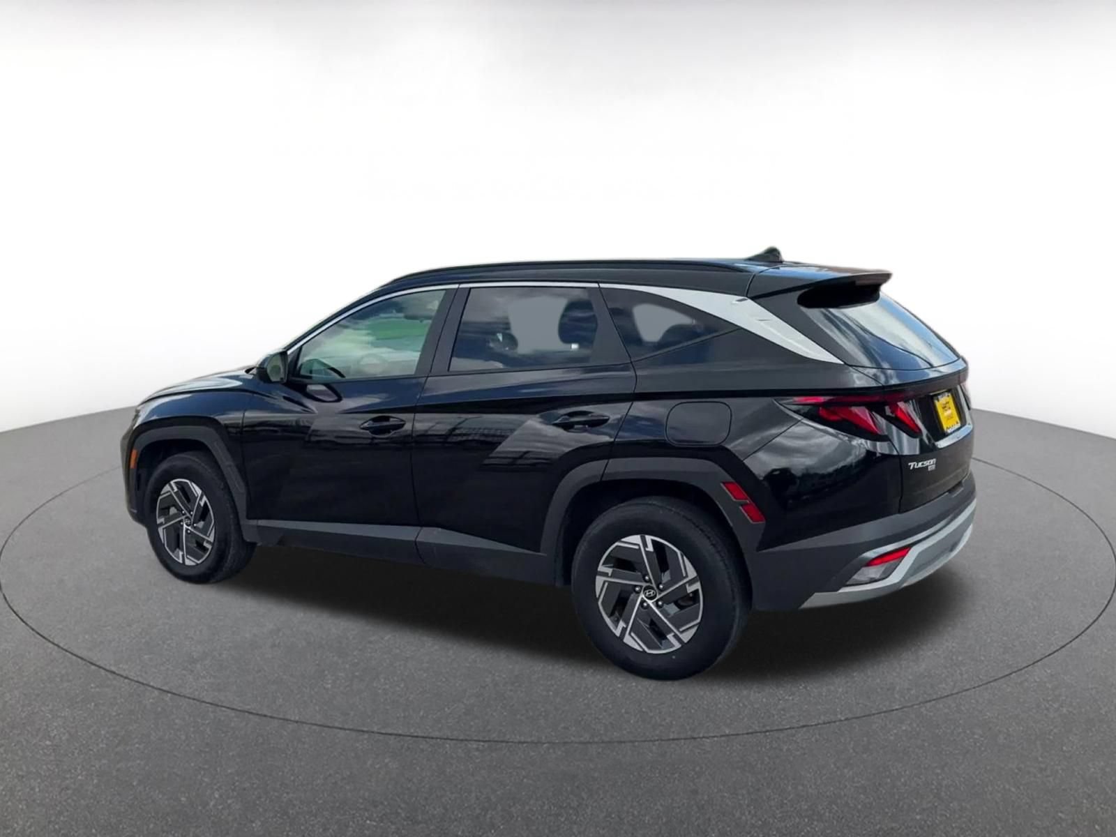 Used 2025 Hyundai Tucson Blue AWD/4WD image 9
