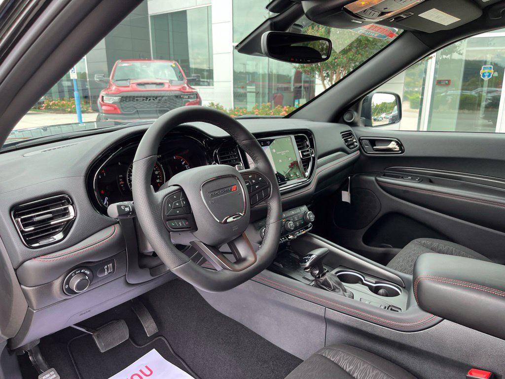 Used 2027 Dodge Durango GT w/ Blacktop Package AWD/4WD image 6