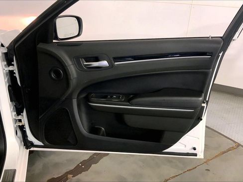 Used 2023 Chrysler 300 Touring w/ Sport Appearance Package RWD image 25