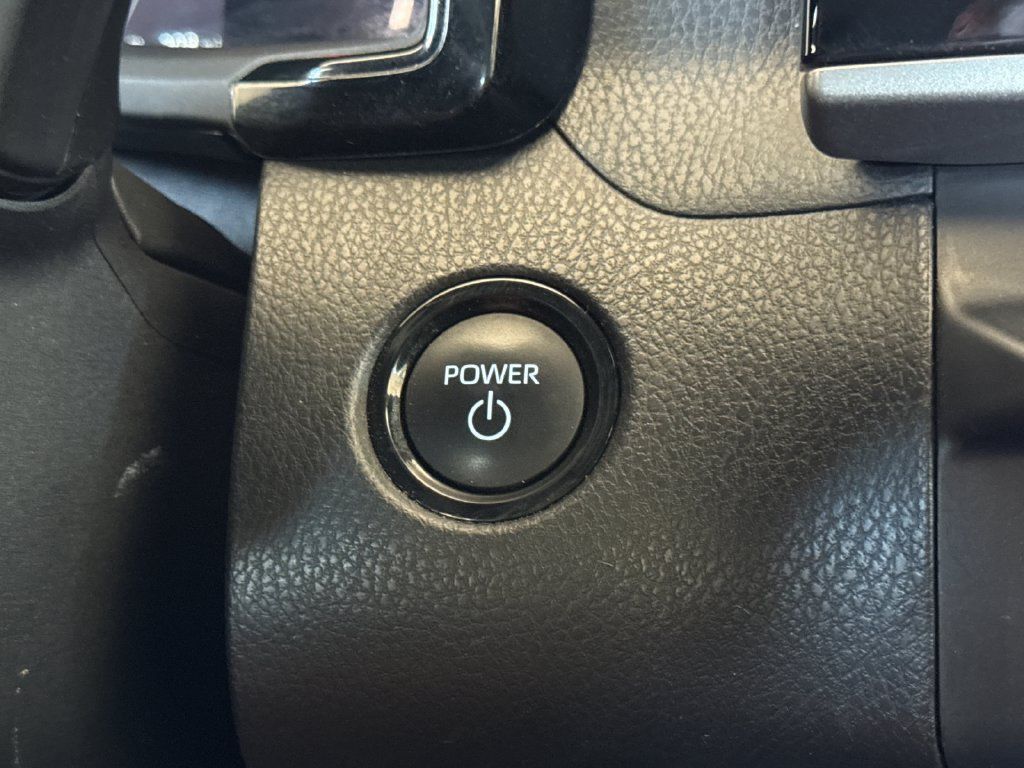 Used 2025 Toyota Camry SE FWD image 20