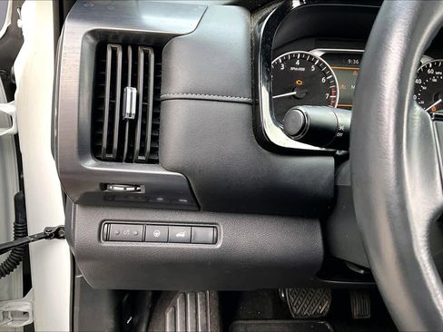 Used 2024 Nissan Pathfinder SL w/ SL Premium Package image 31