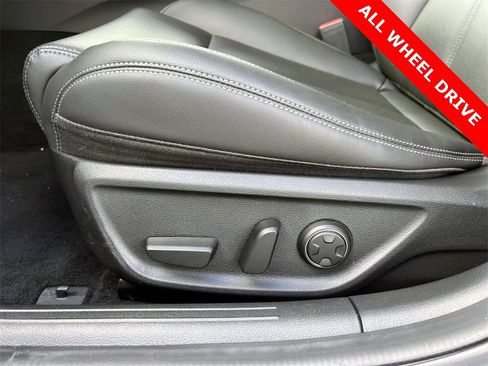 Certified 2025 Genesis G70 2.5T image 19